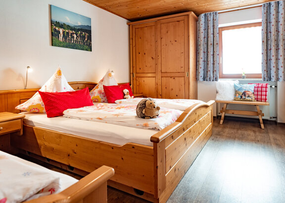 FeWo_Ettensberger_03_Schwaenlie_Kinderzimmer__008.jpg